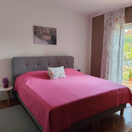 Apartment Suzi Valdebek พูลา ภายนอก รูปภาพ