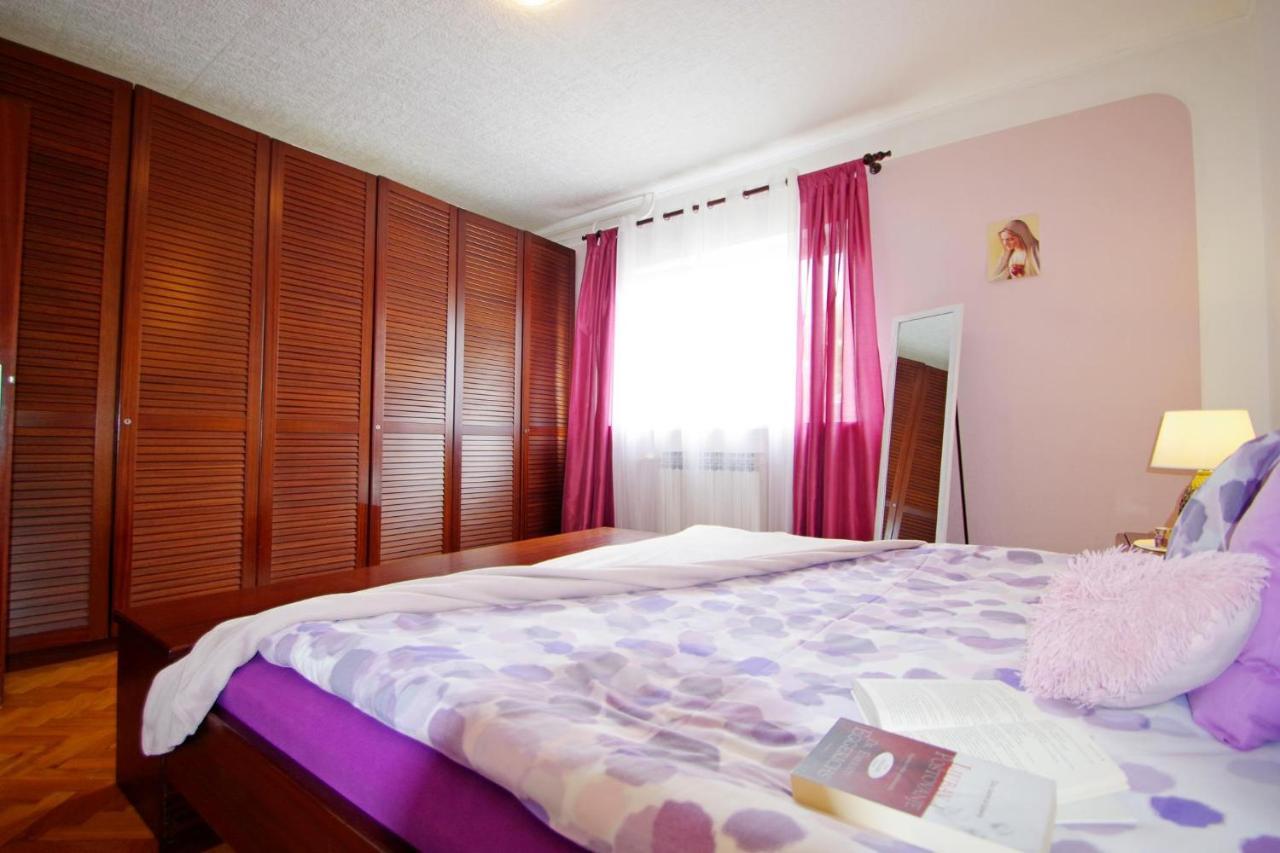 Apartment Suzi Valdebek พูลา ภายนอก รูปภาพ