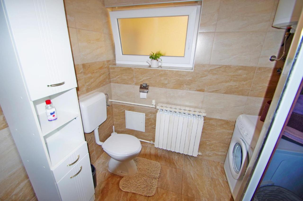 Apartment Suzi Valdebek พูลา ภายนอก รูปภาพ