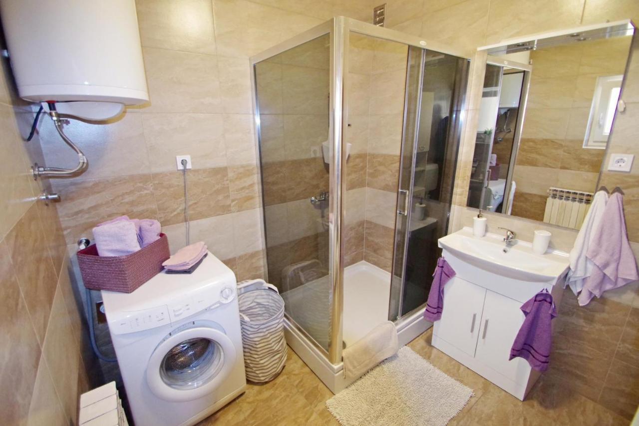 Apartment Suzi Valdebek พูลา ภายนอก รูปภาพ
