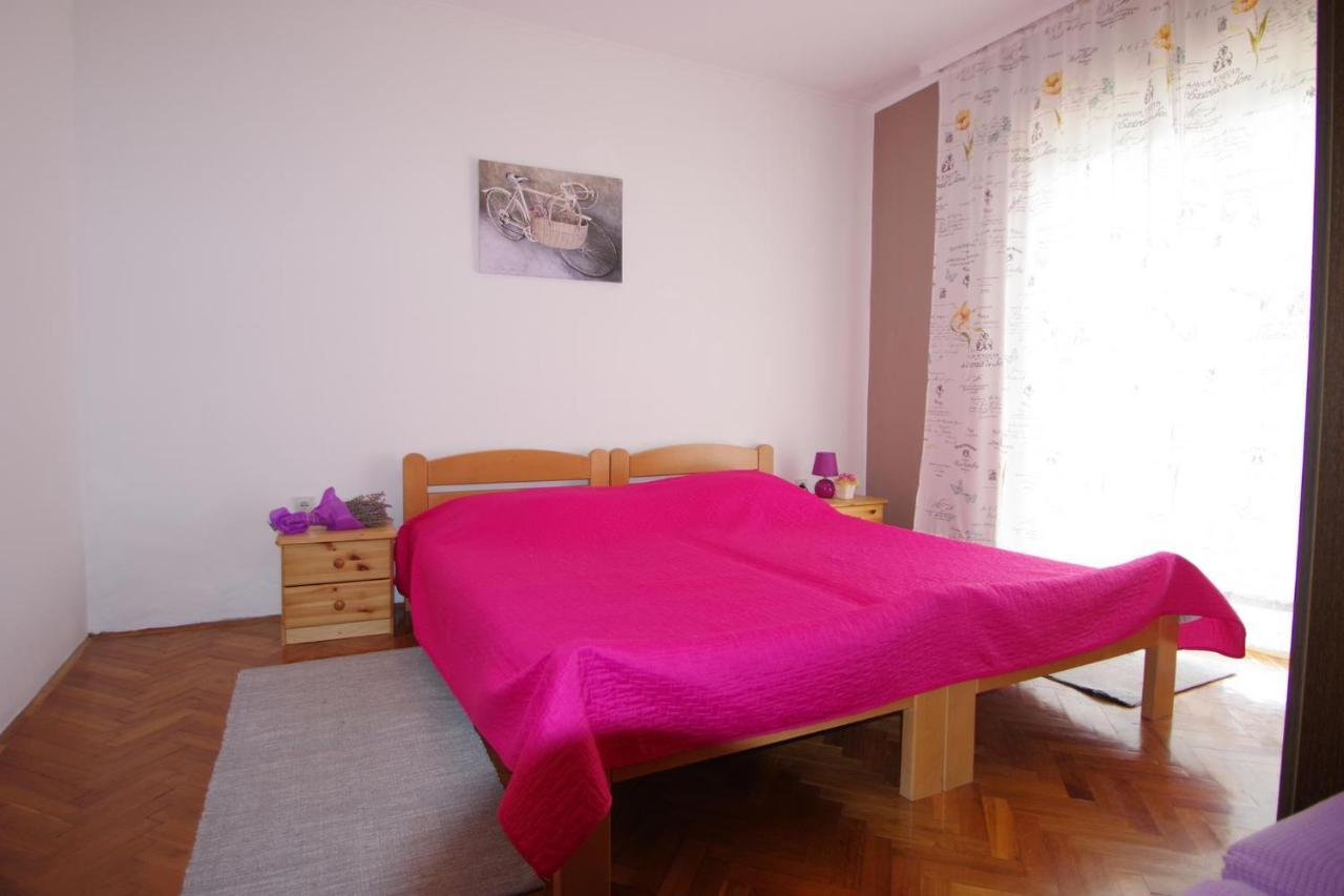 Apartment Suzi Valdebek พูลา ภายนอก รูปภาพ