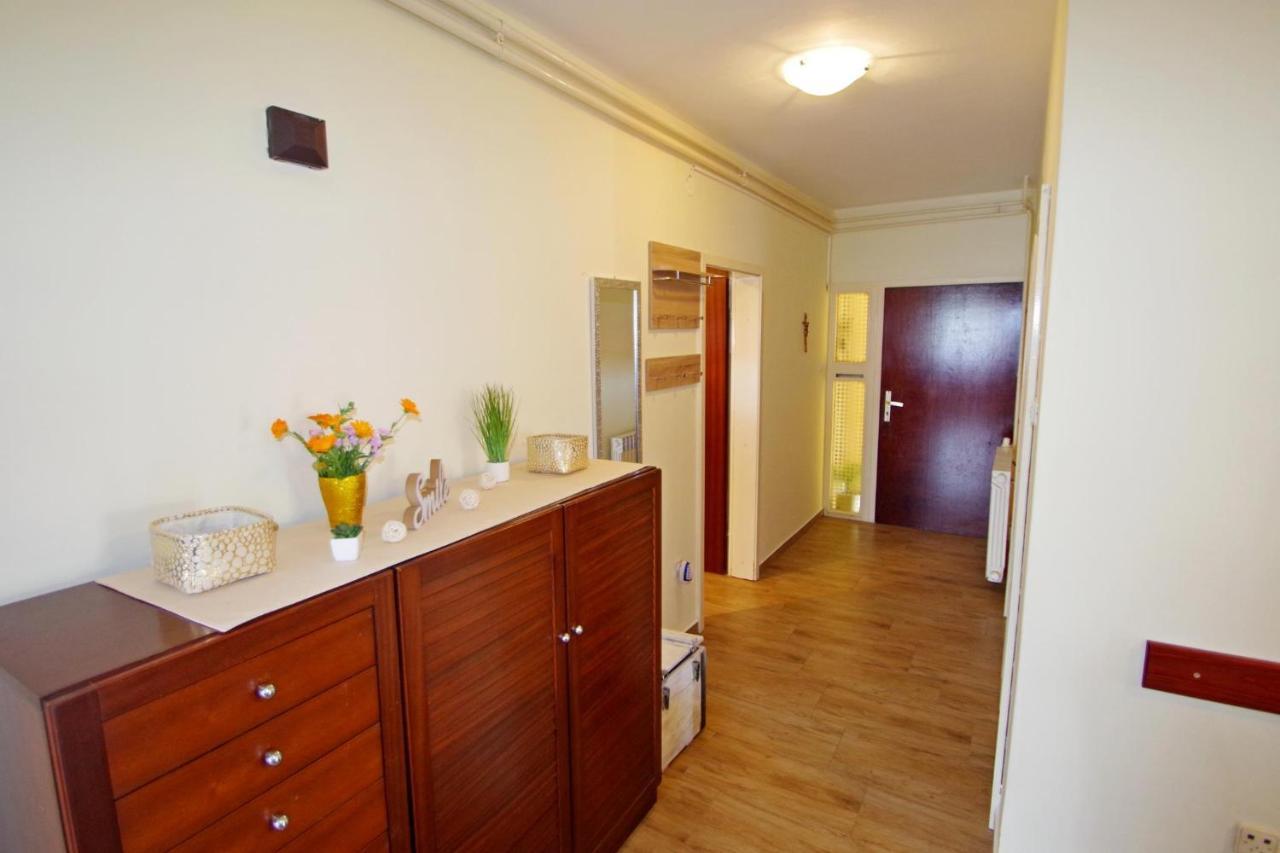 Apartment Suzi Valdebek พูลา ภายนอก รูปภาพ