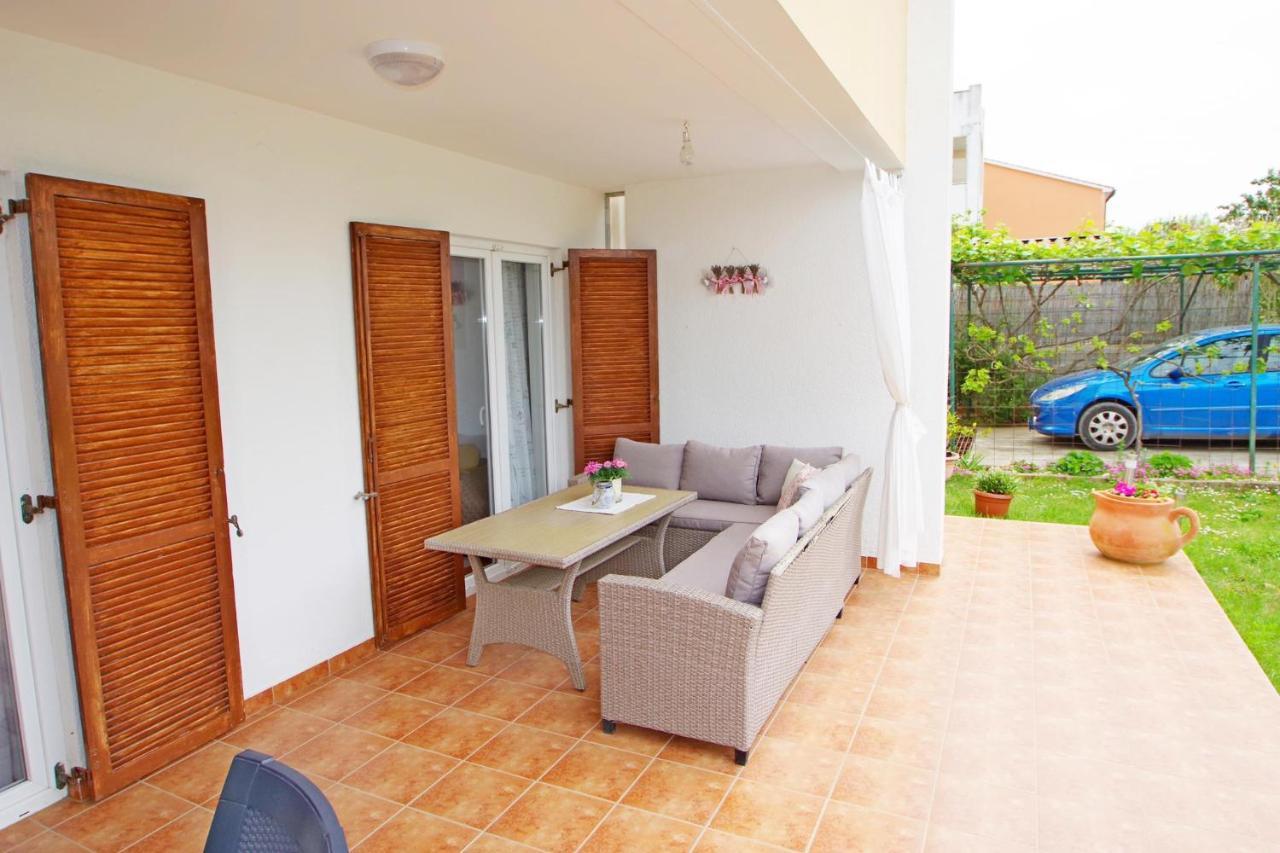 Apartment Suzi Valdebek พูลา ภายนอก รูปภาพ