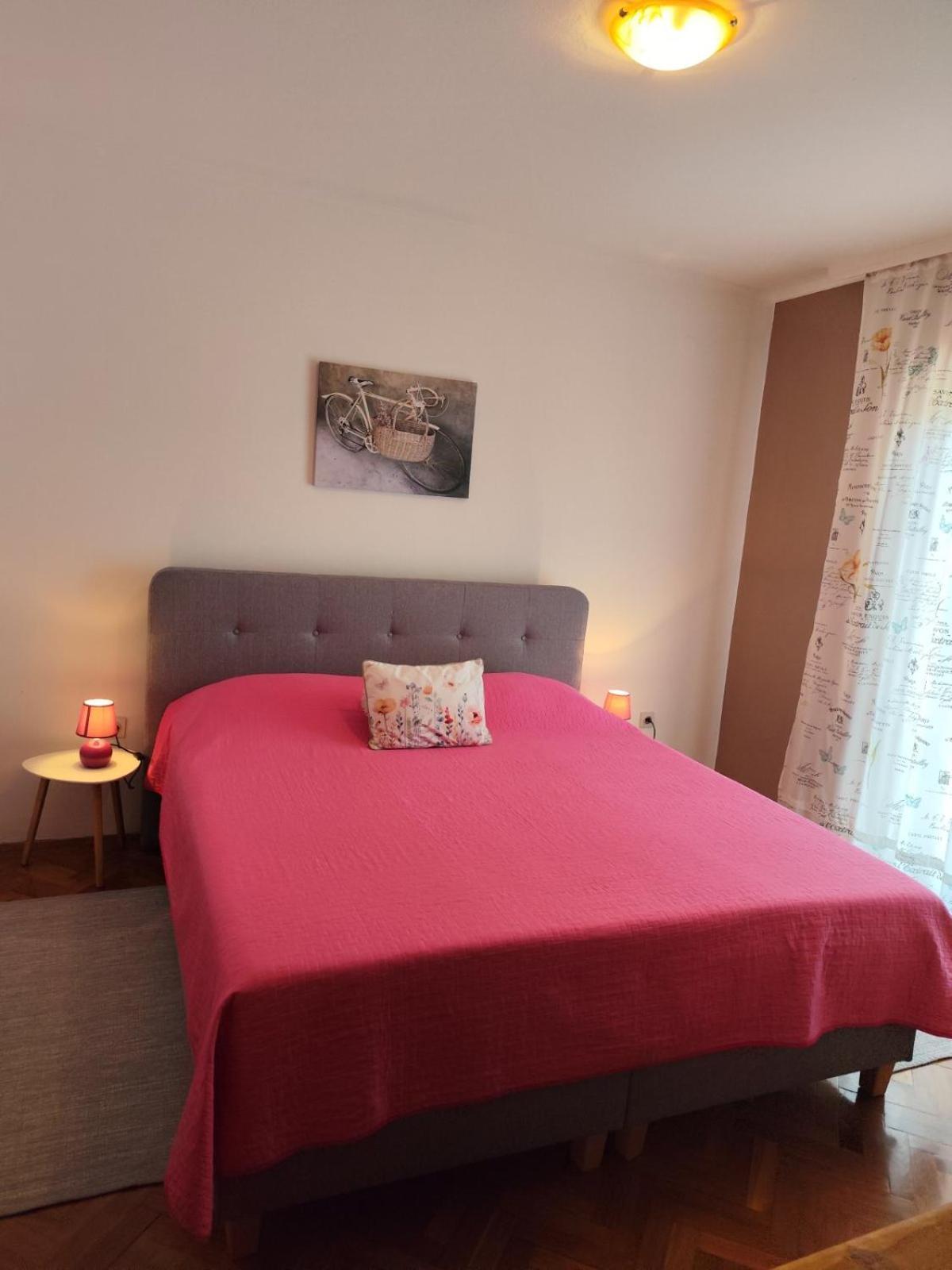 Apartment Suzi Valdebek พูลา ภายนอก รูปภาพ
