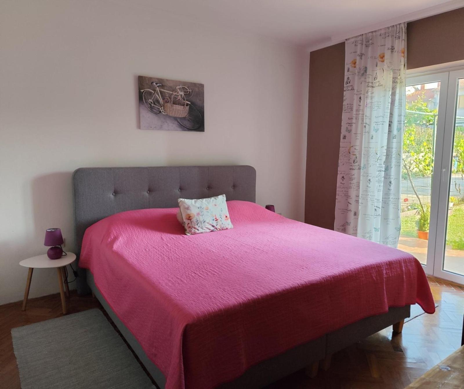 Apartment Suzi Valdebek พูลา ภายนอก รูปภาพ